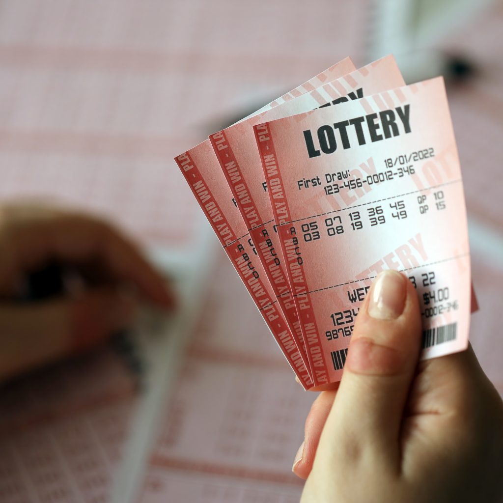 Can You Write on Your Lottery Ticket in Jiliko? Rules & Guidelines